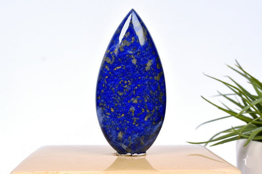 Lapis Lazuli Stone Meaning, Origin, Price, Healing Properties & Zodiac Benefits