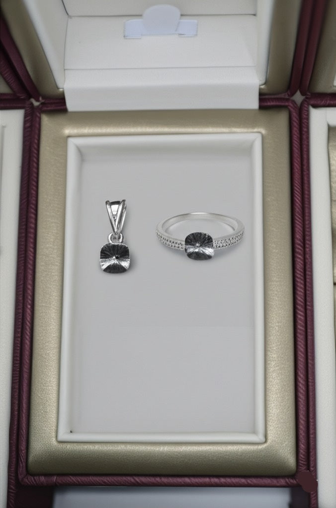 Women's white topaz pendant
