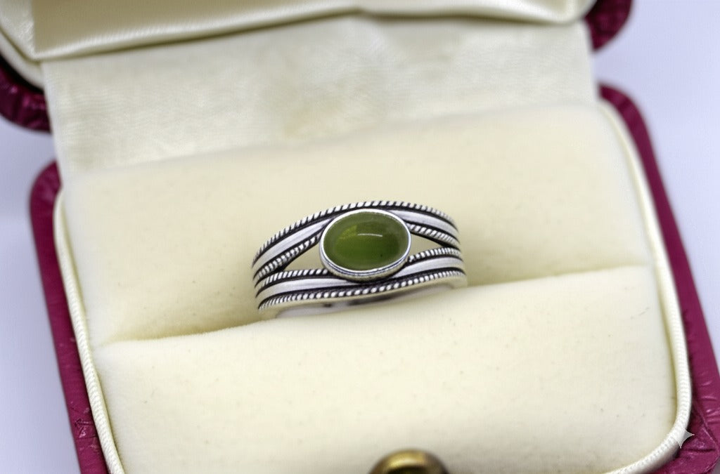 Women's peridot Ring