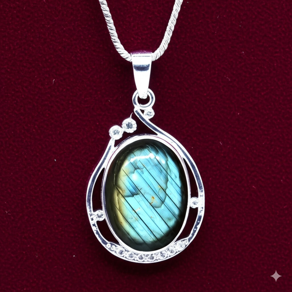 Women's labradorite pendant