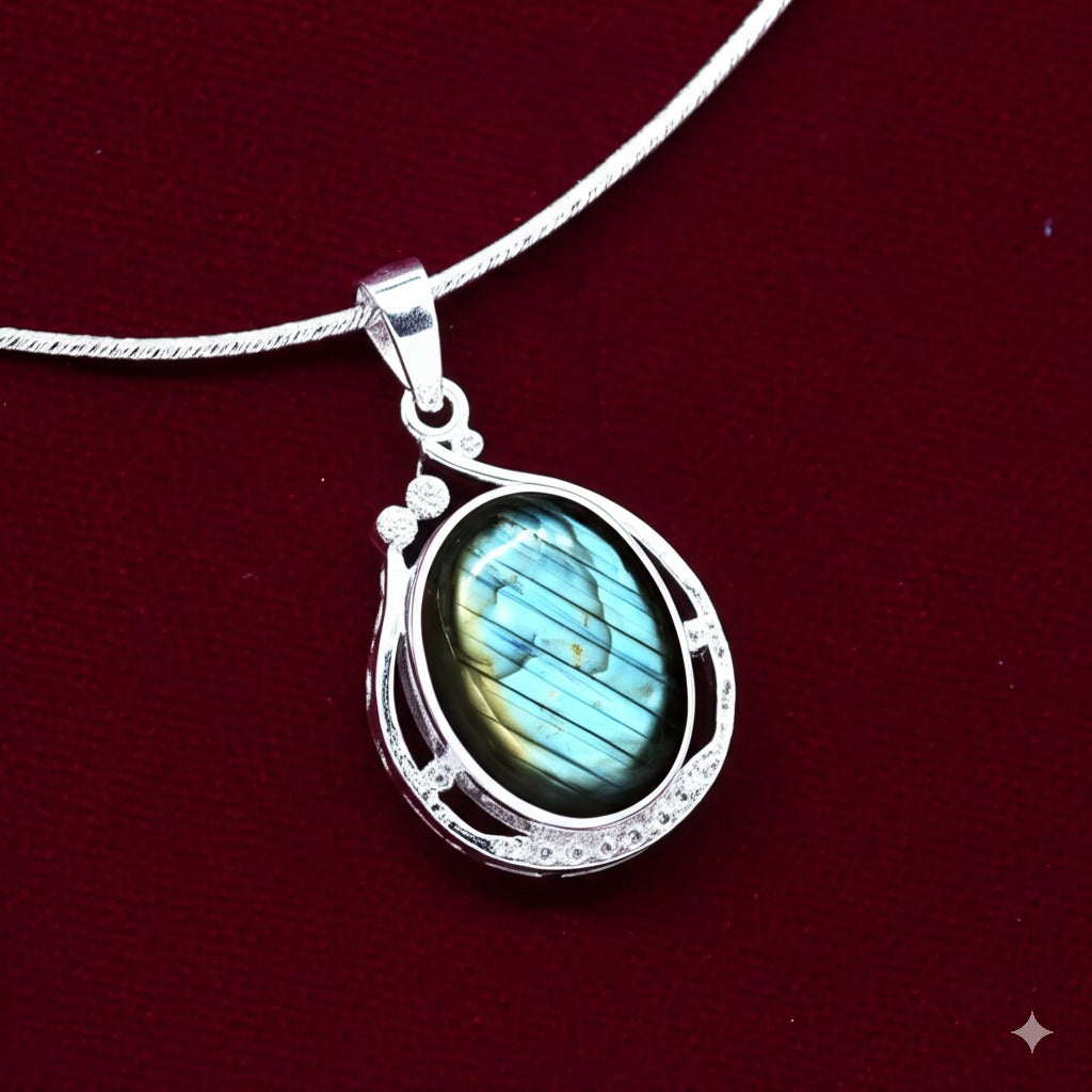 Women's labradorite pendant