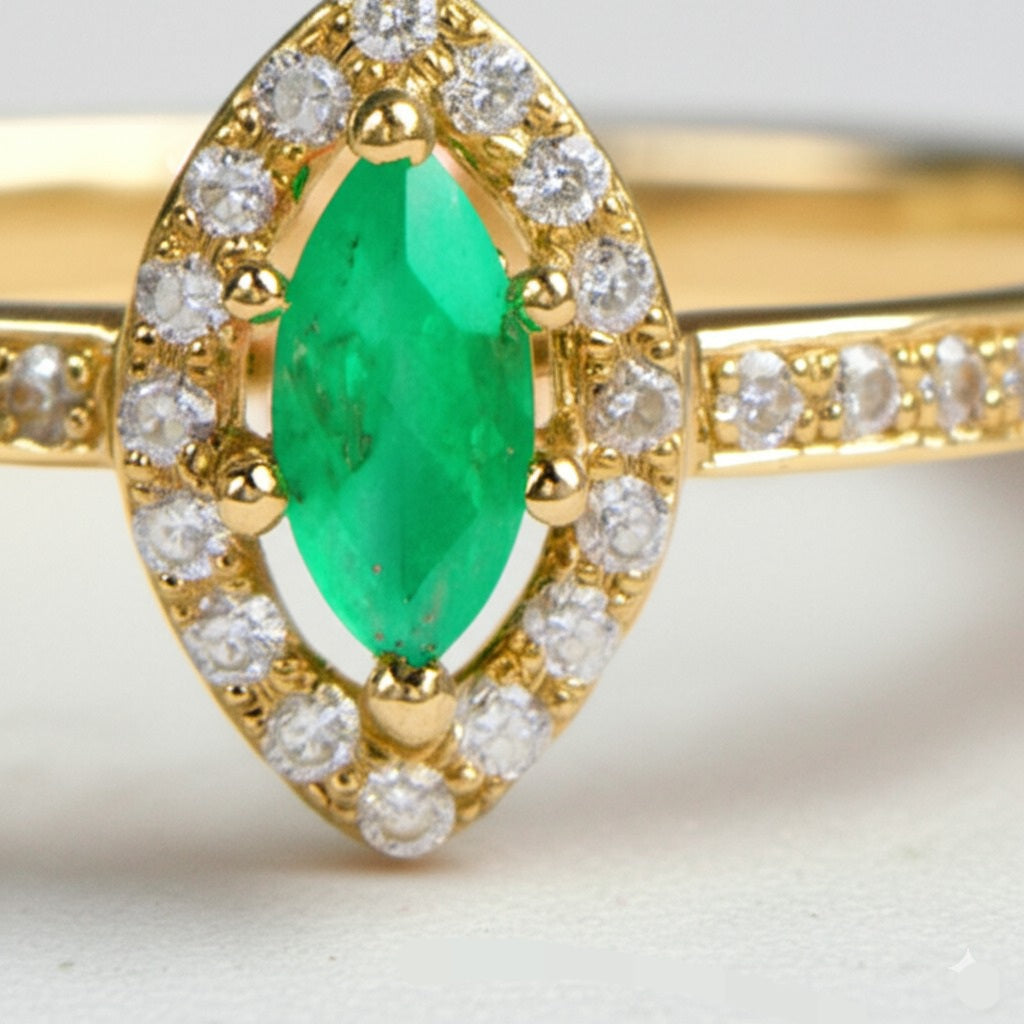 Women's luxury gold emerald and diamond Ring