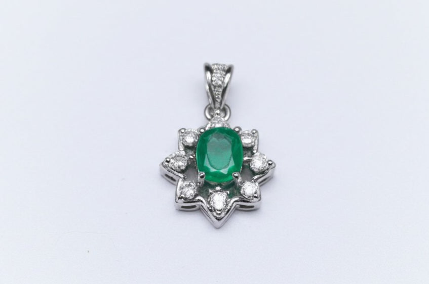 Women's luxury emerald white gold and diamond pendant