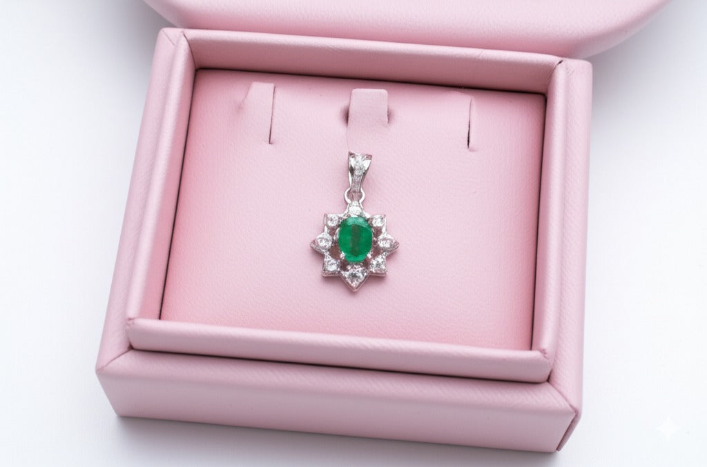 Women's luxury emerald white gold and diamond pendant