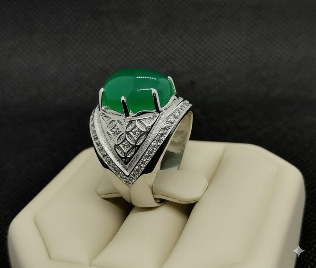 Men's green agate ring
