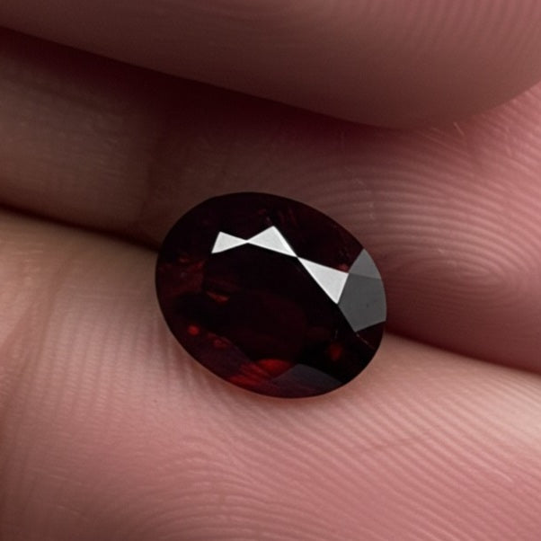 Red Zircon (6.05ct)