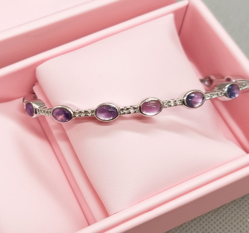 Women's bracelet