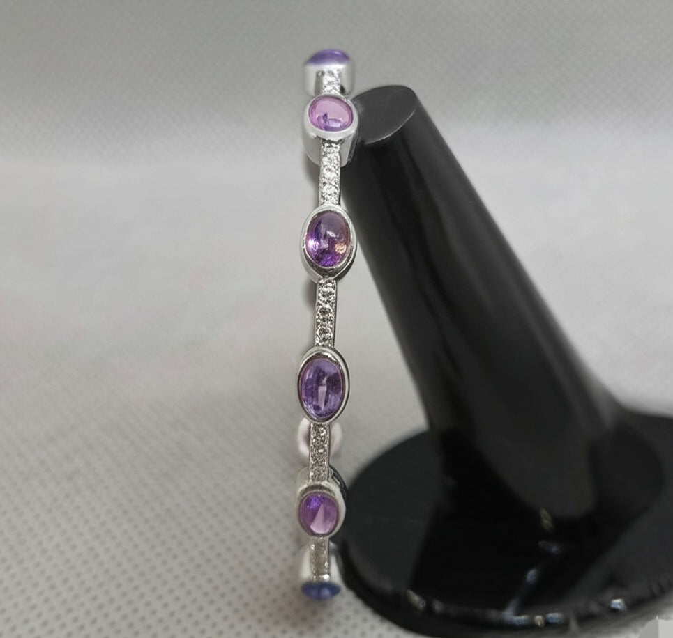 Women's bracelet