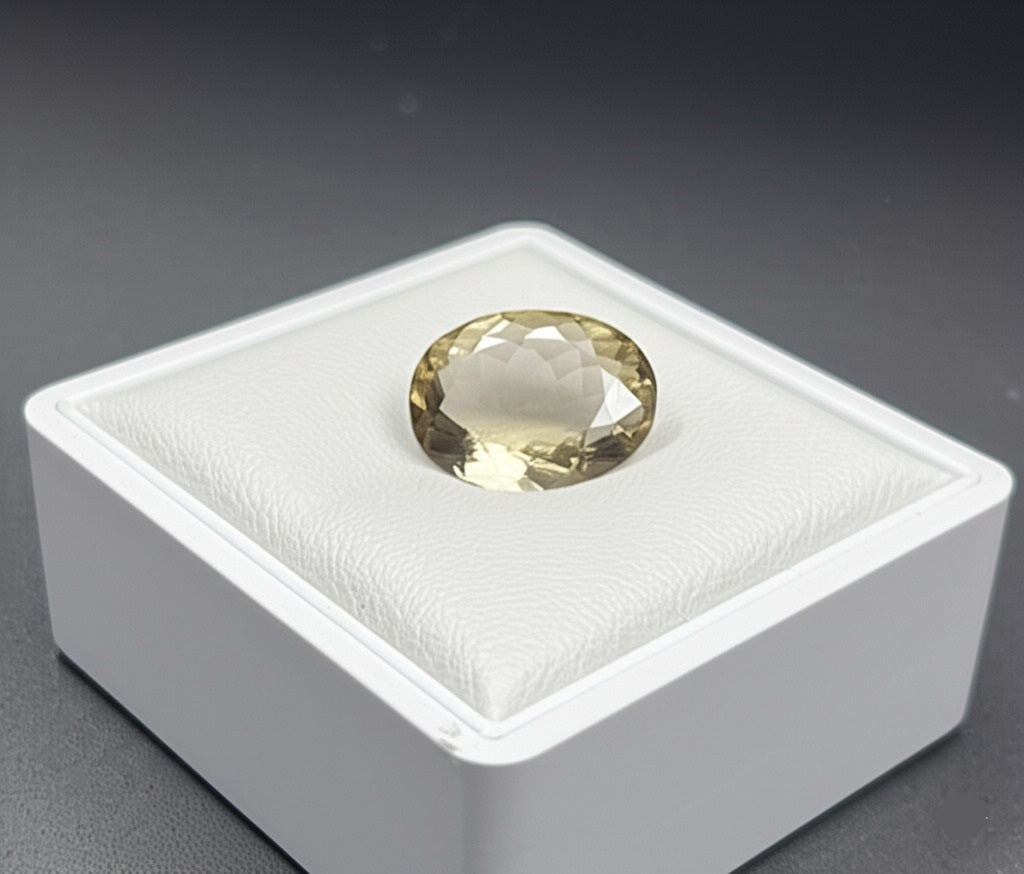 Light yellow citrine
