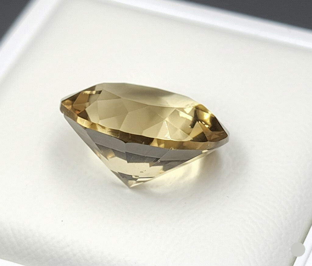 Light yellow citrine