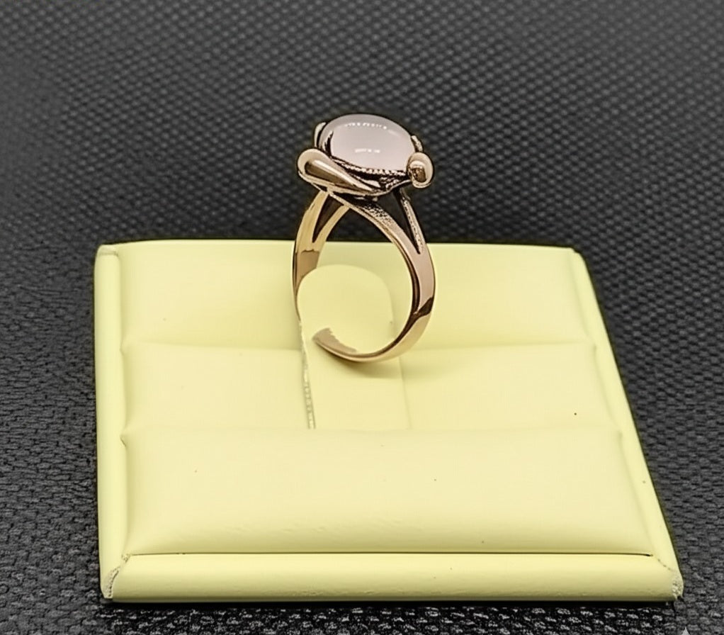 Women's rose quartz ring