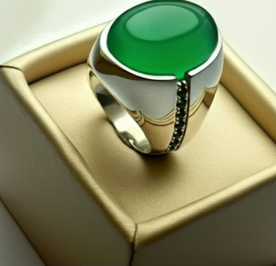 Men's green agate ring