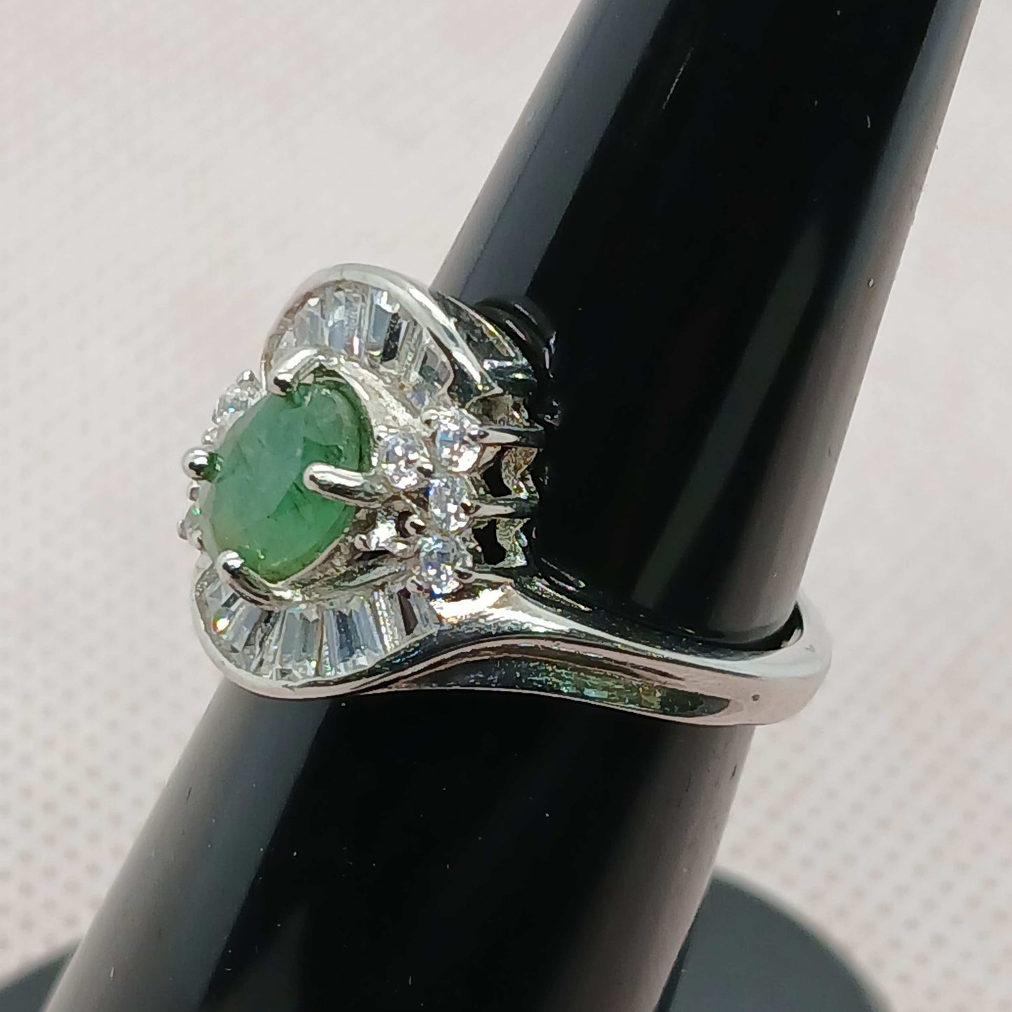 Women's peridot Ring
