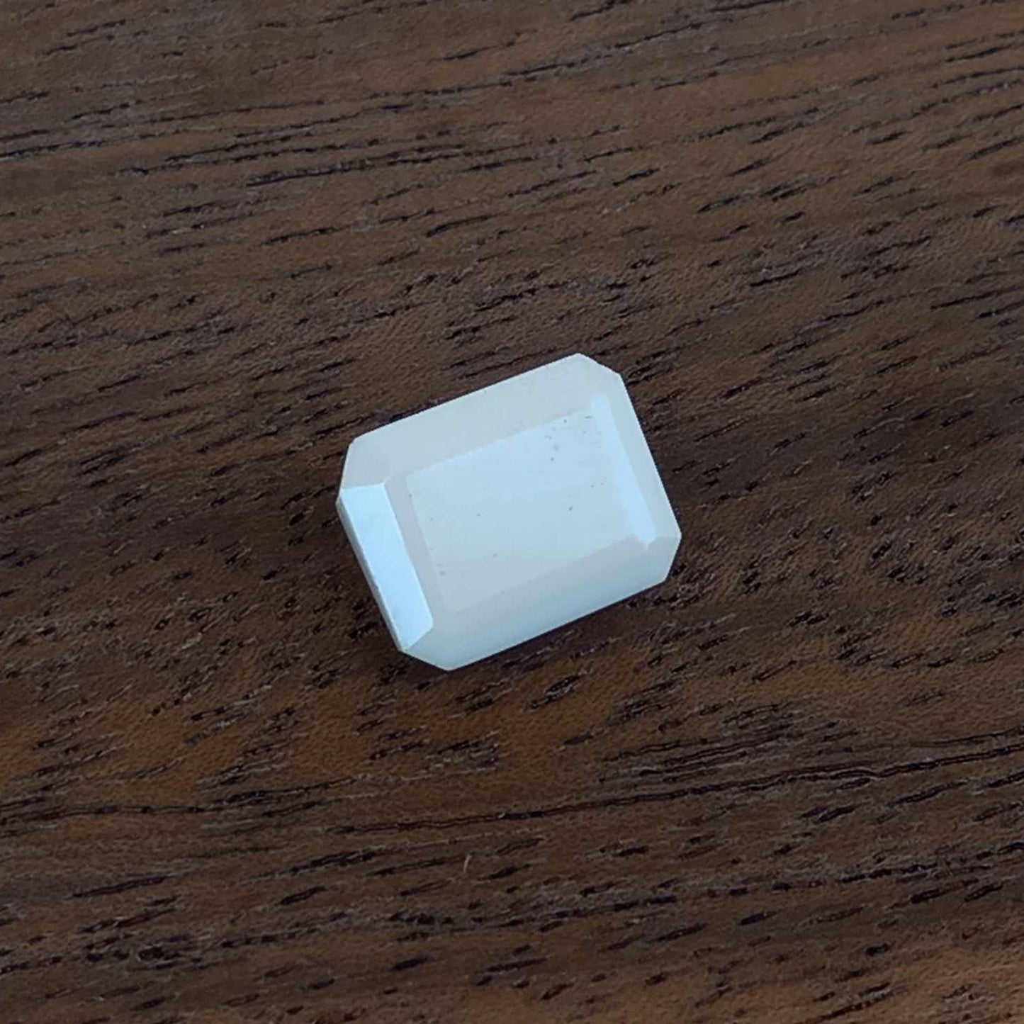 White Opal Without Fire (5.0ct)