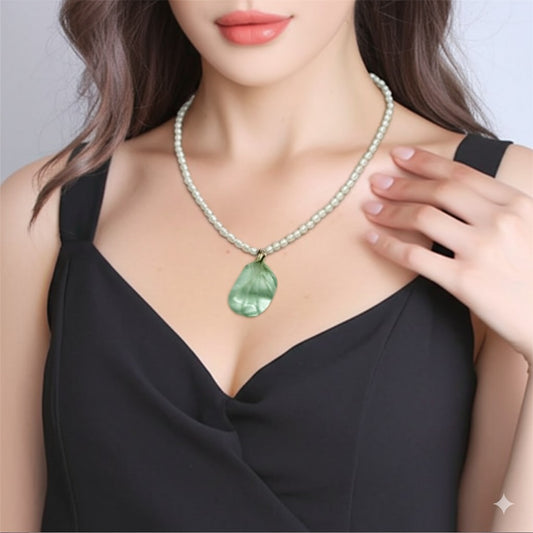 Women's green flourite necklace