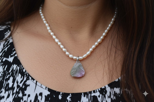 Women's purple flourite necklace