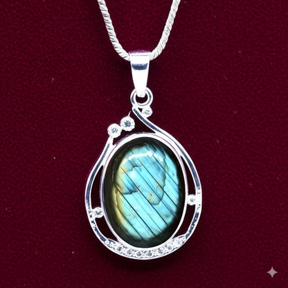 Women's labradorite pendant