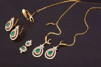 Women's luxury gold emerald jewelry set