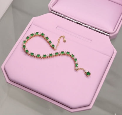 Women's emerald gold and diamond bracelet
