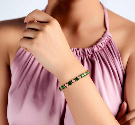 Women's emerald gold and diamond bracelet