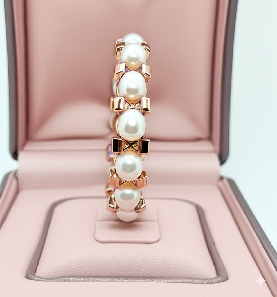 Women's pearls and amethyst bracelet