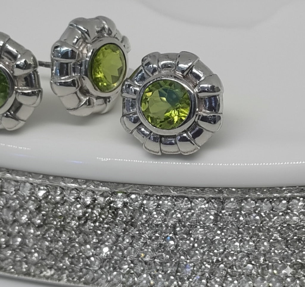 Women's peridot earrings (tops)