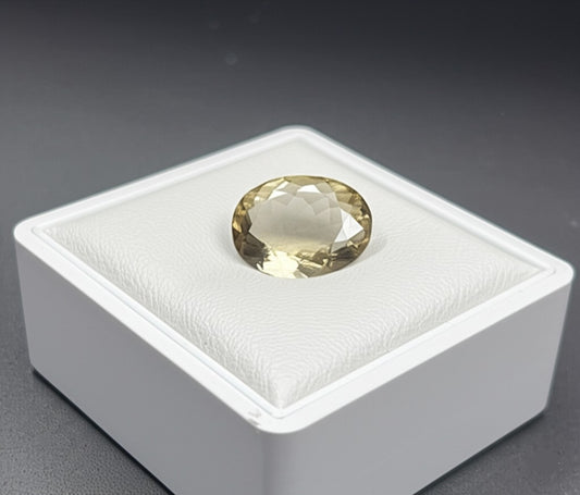 Light yellow citrine