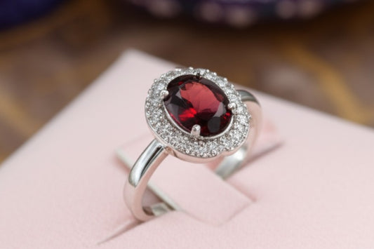 Women's Red garnet Ring