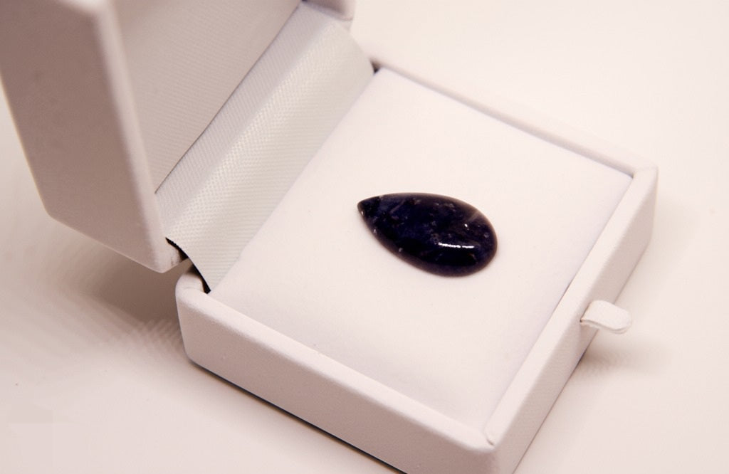 Iolite woman's pendant