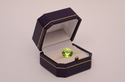 Women's peridot Ring