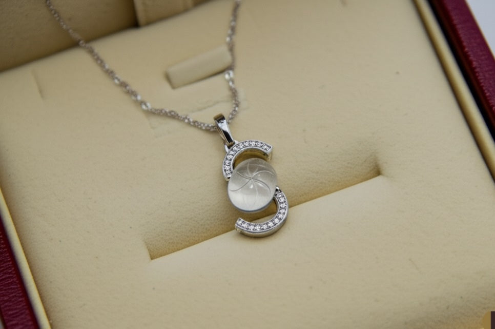 Women's white quartz (dur e najaf)pendant
