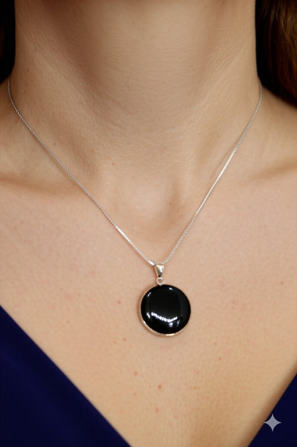 Black onyx women's silver pendant