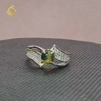 Women's peridot Ring