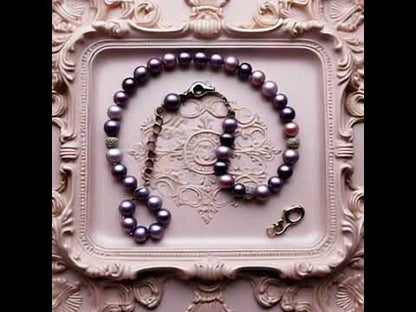 Women's pearls necklace