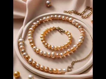 Women's pearls necklace and bracelet